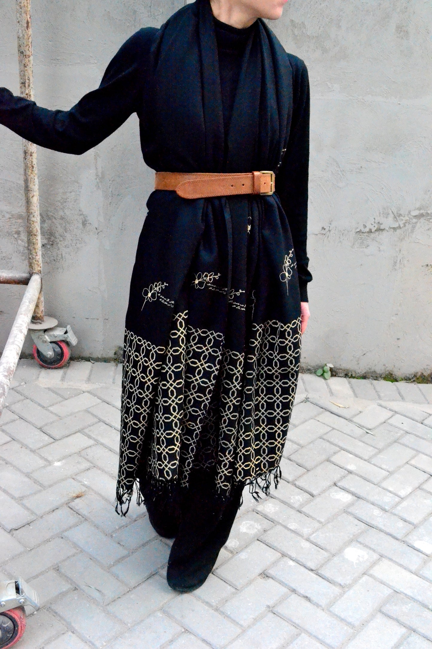 Black Sirapa Husn Shawl