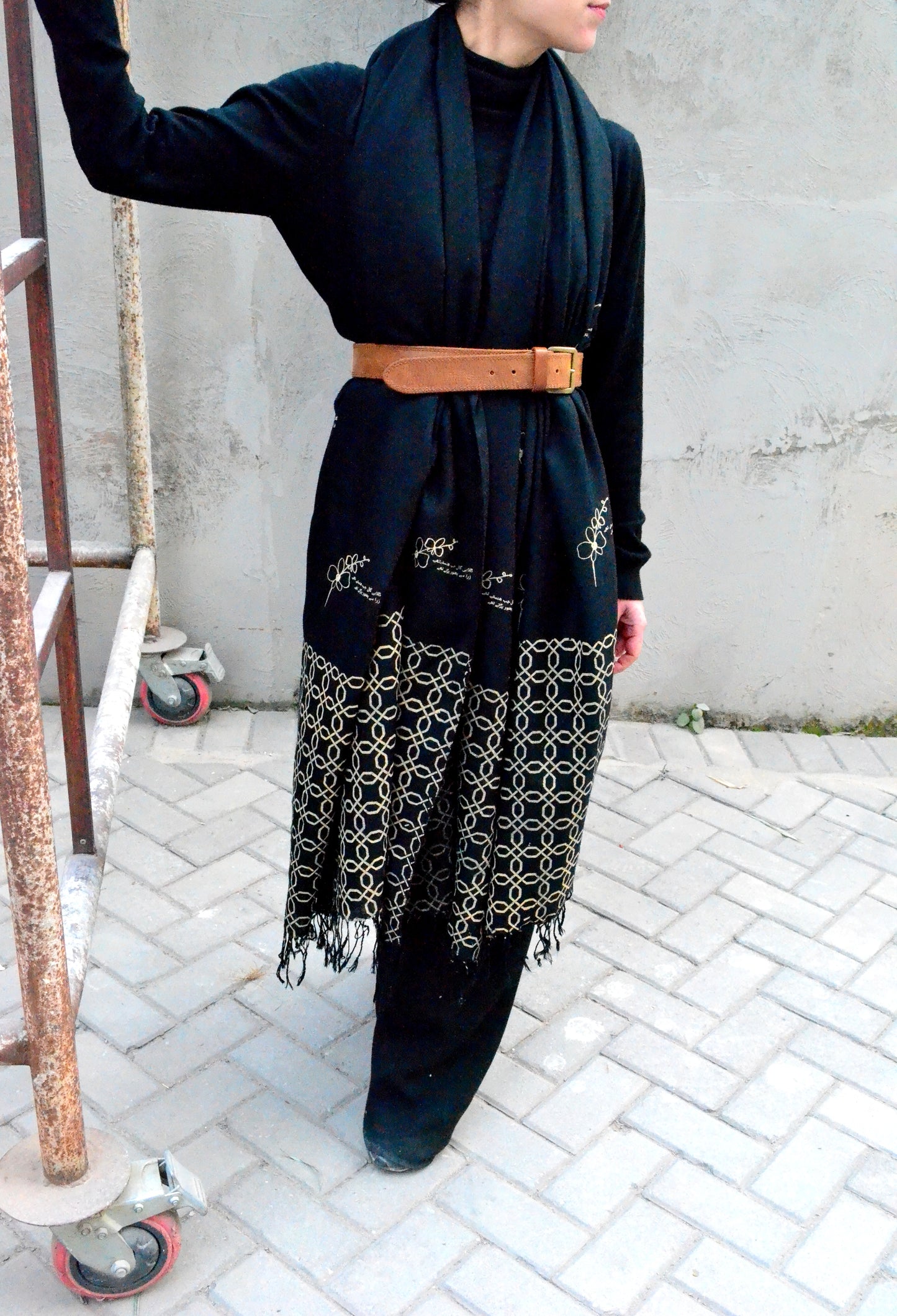 Black Sirapa Husn Shawl