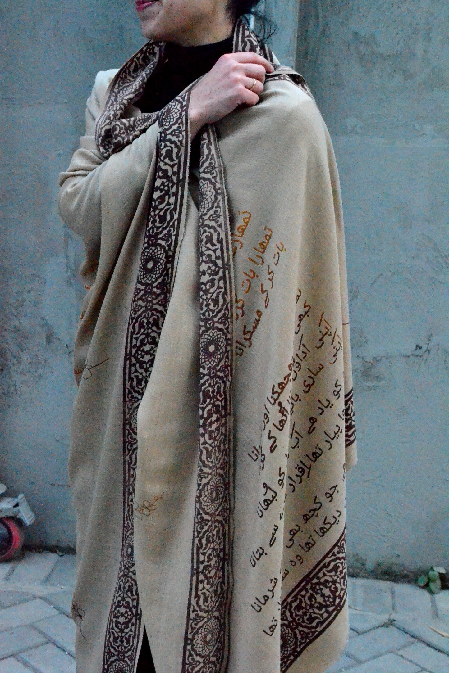 Beige Sirapa Husn Shawl