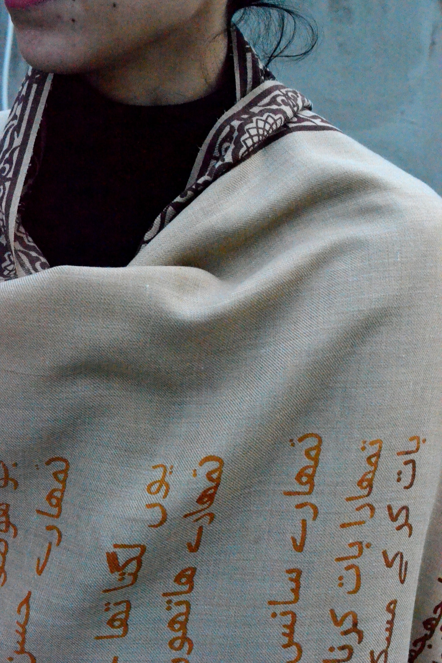 Beige Sirapa Husn Shawl