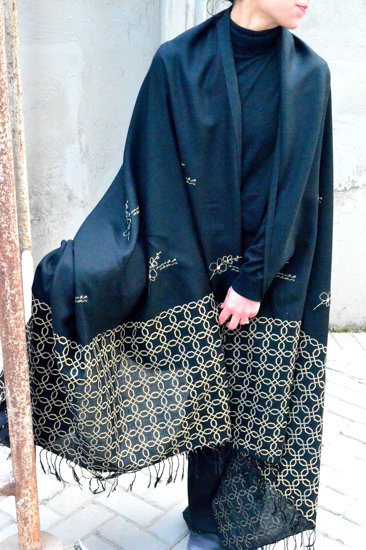 Black Sirapa Husn Shawl