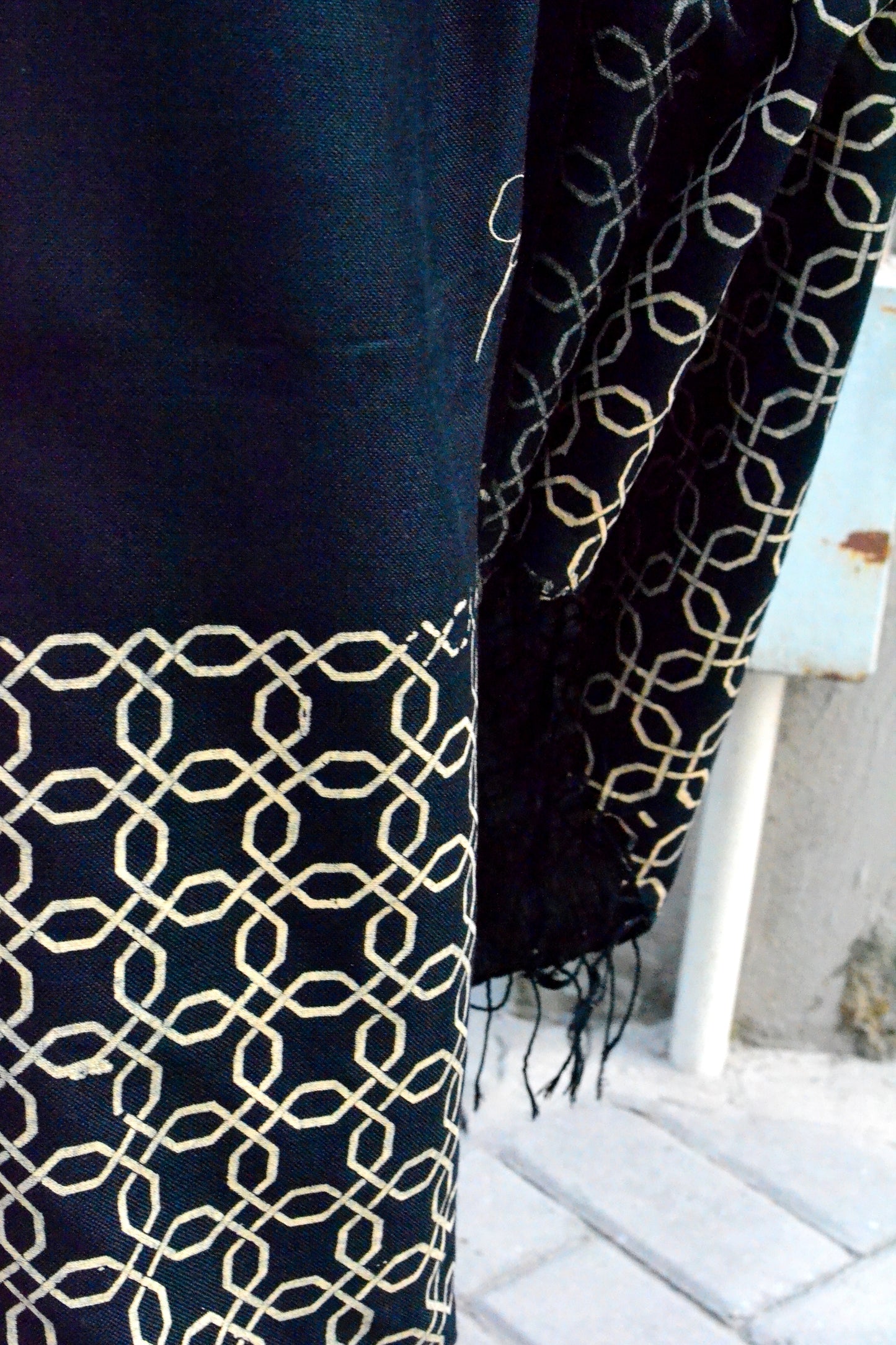 Black Sirapa Husn Shawl