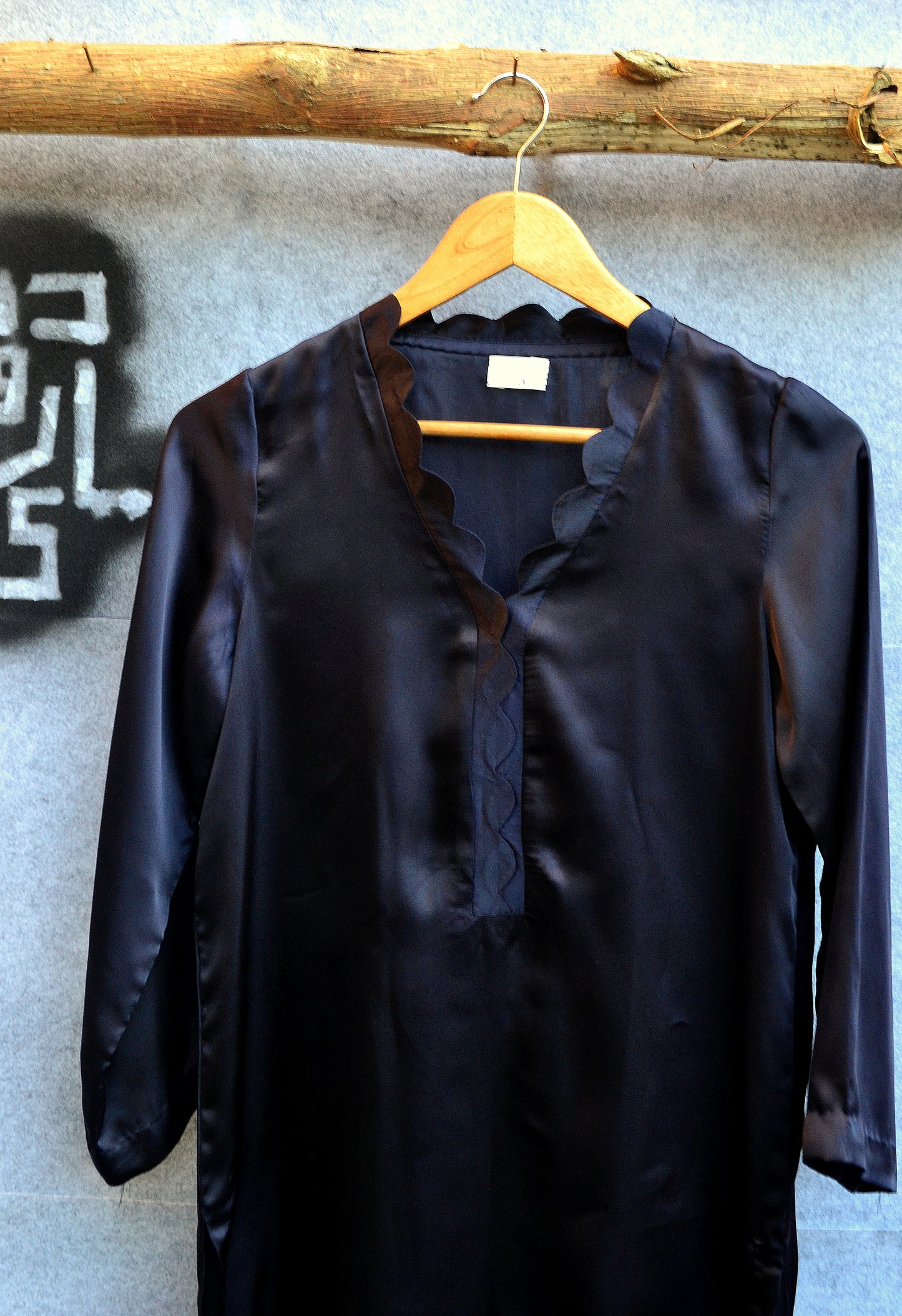 Scalloped Edge Midnight Blue Silk Kurta
