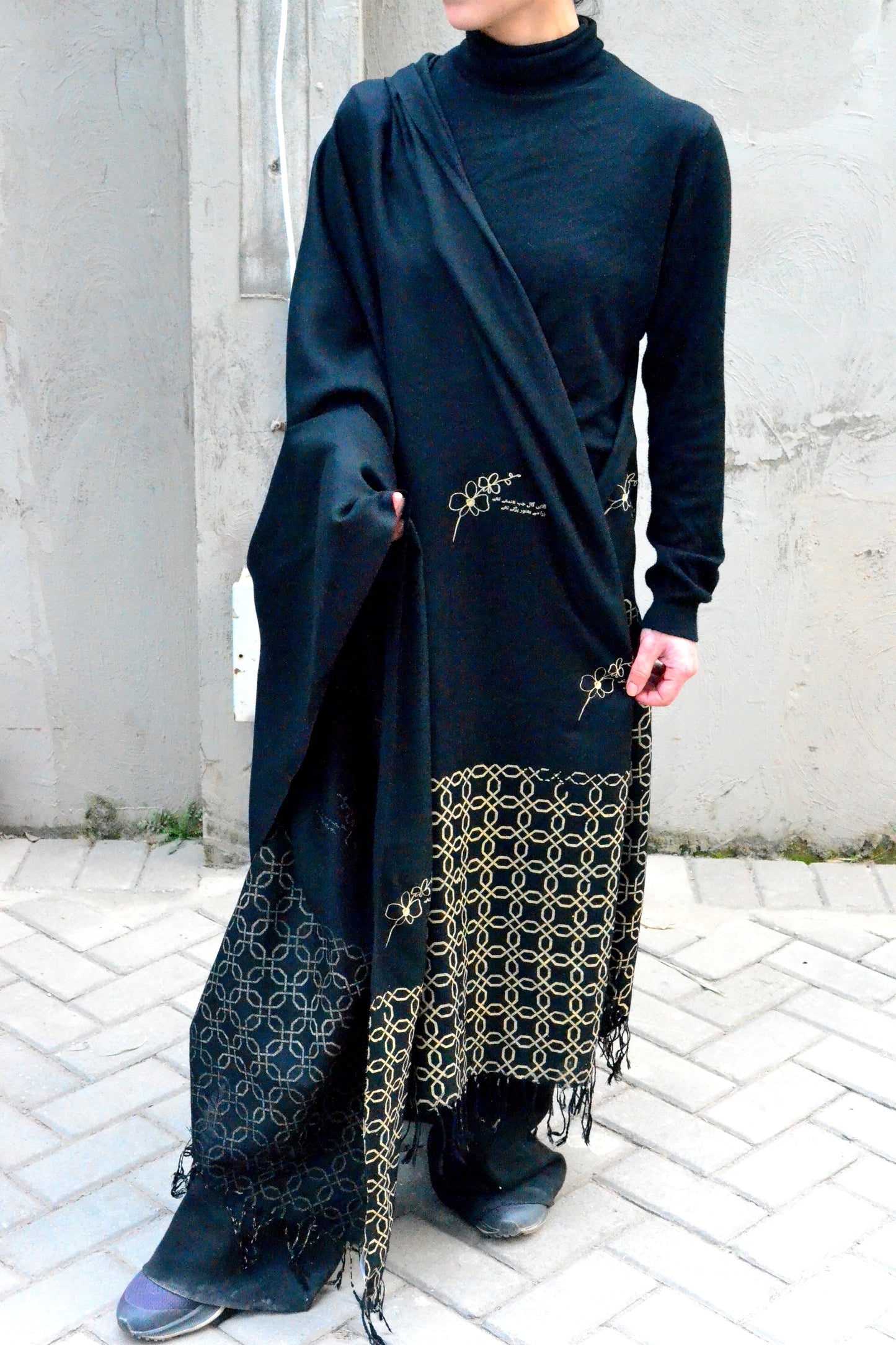 Black Sirapa Husn Shawl