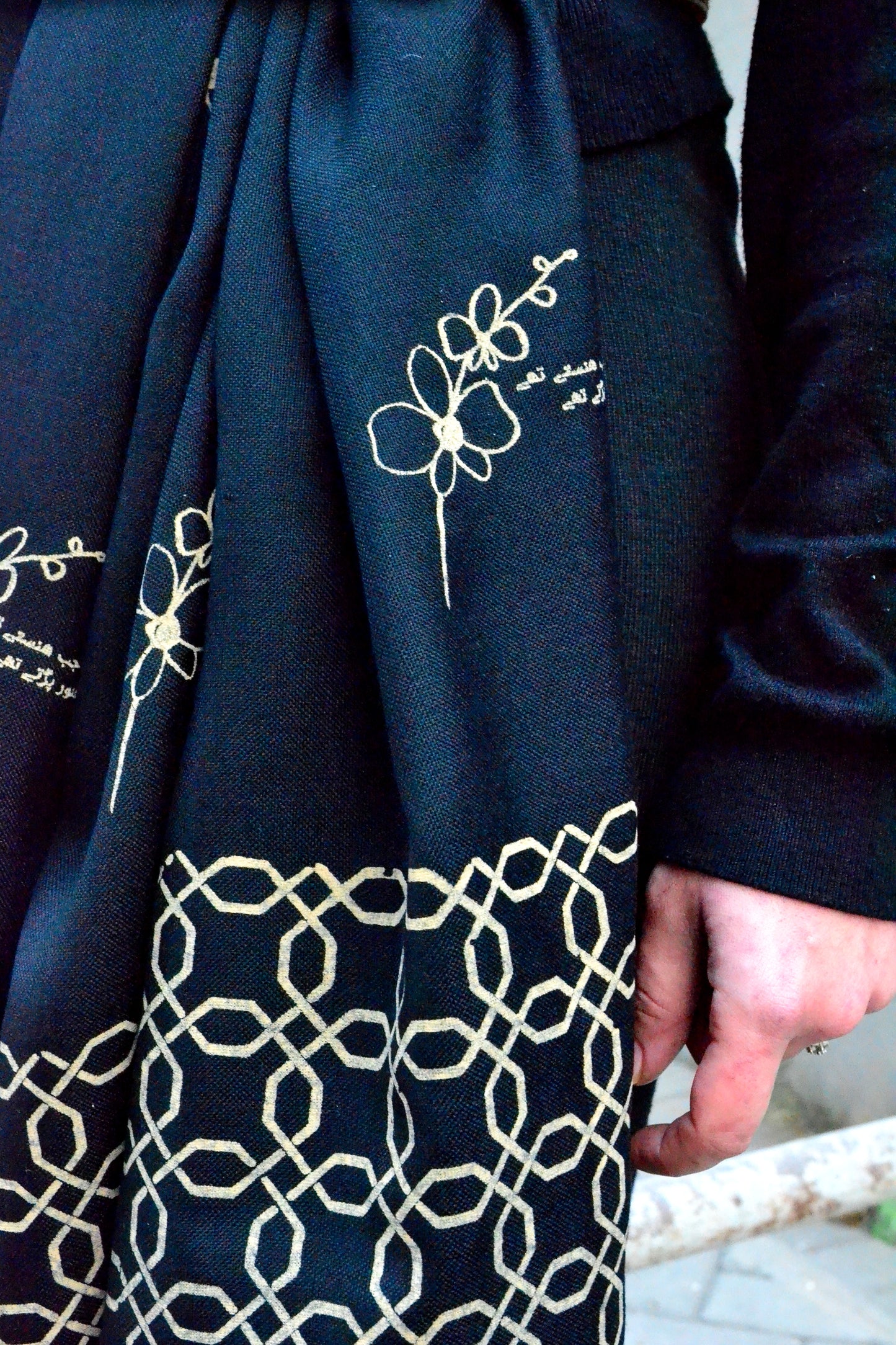 Black Sirapa Husn Shawl
