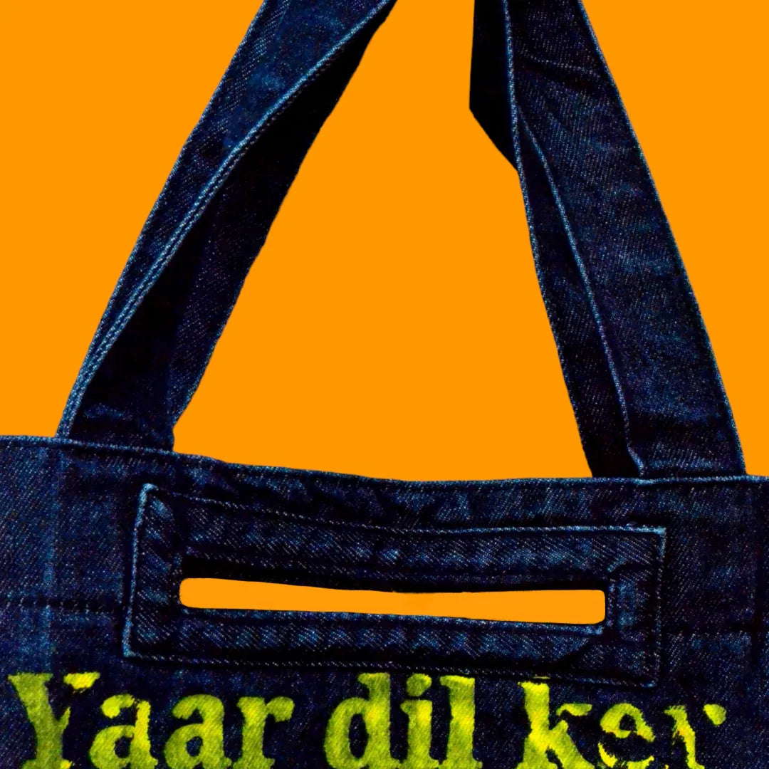 Yaar dil ker raha hay. Kiss cheese ka? Duniya jeetnay ka.  Dark Blue Denim Tote Bag