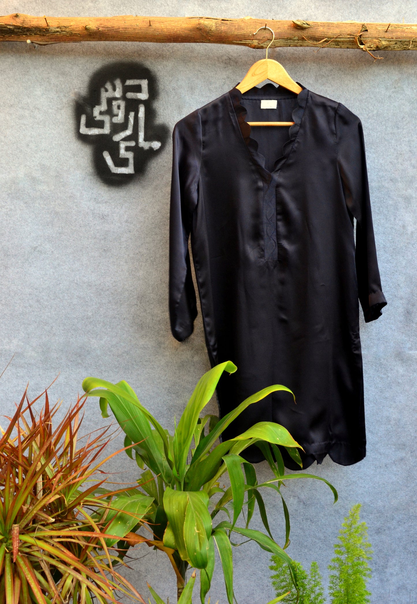 Scalloped Edge Midnight Blue Silk Kurta